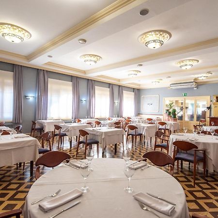 Hotel Robert La Pobla de Claramunt ภายนอก รูปภาพ